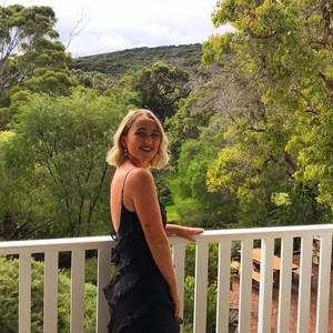 Meet your Posher, Camilla